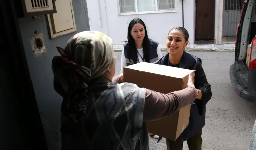 İzmir Çiğli'de gıda kolisi seferberliği