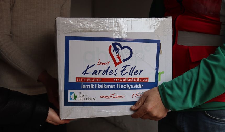 İzmit Belediyesi'nden Ramazanda gıda kolisi ve sıcak yemek